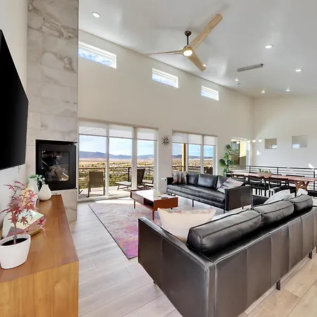 Modern Scenic Escape Villa